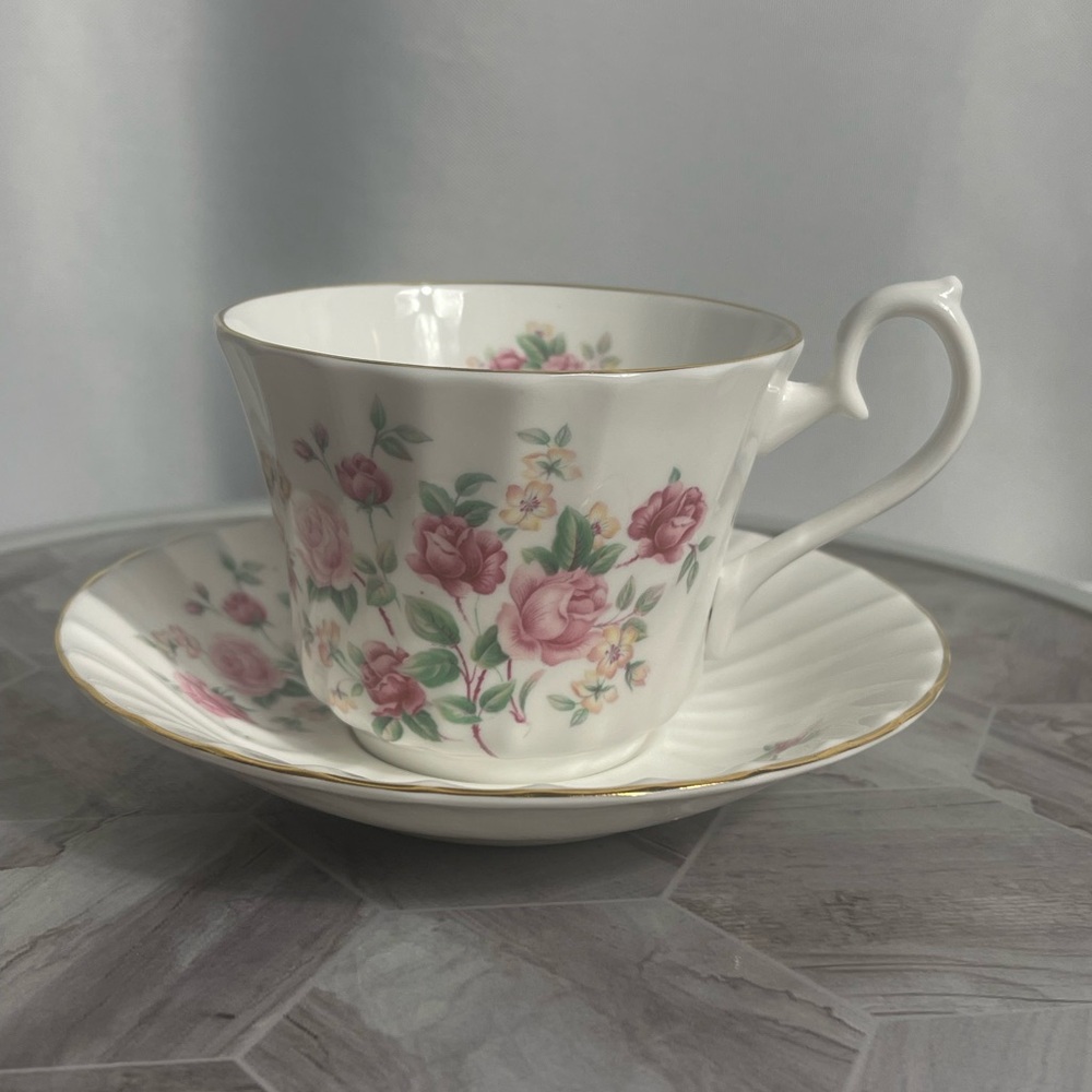 Royal Sutherland England Bone China Teacup & Saucer Pink Rose Floral Gold Rim